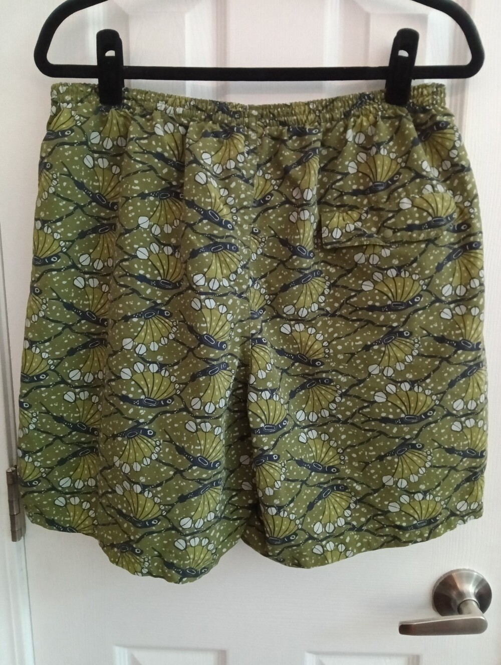 Patagonia Baggies Shorts in the "Hexy Fish: Sprouted Green" Colorway Men's Large - Picture 3 of 7